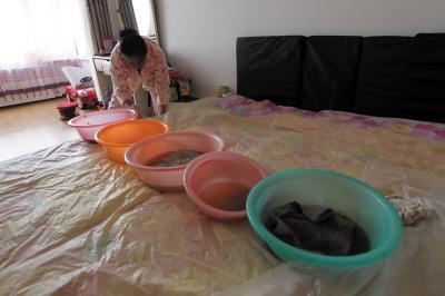 寻乌楼上漏水，住户失联，小区没物管，业主维权难！律师来支招……